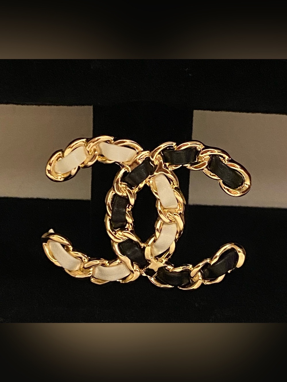 Fashion Jewelry Gold-Tone Black & White Chain Link Logo C-C Brooch Large